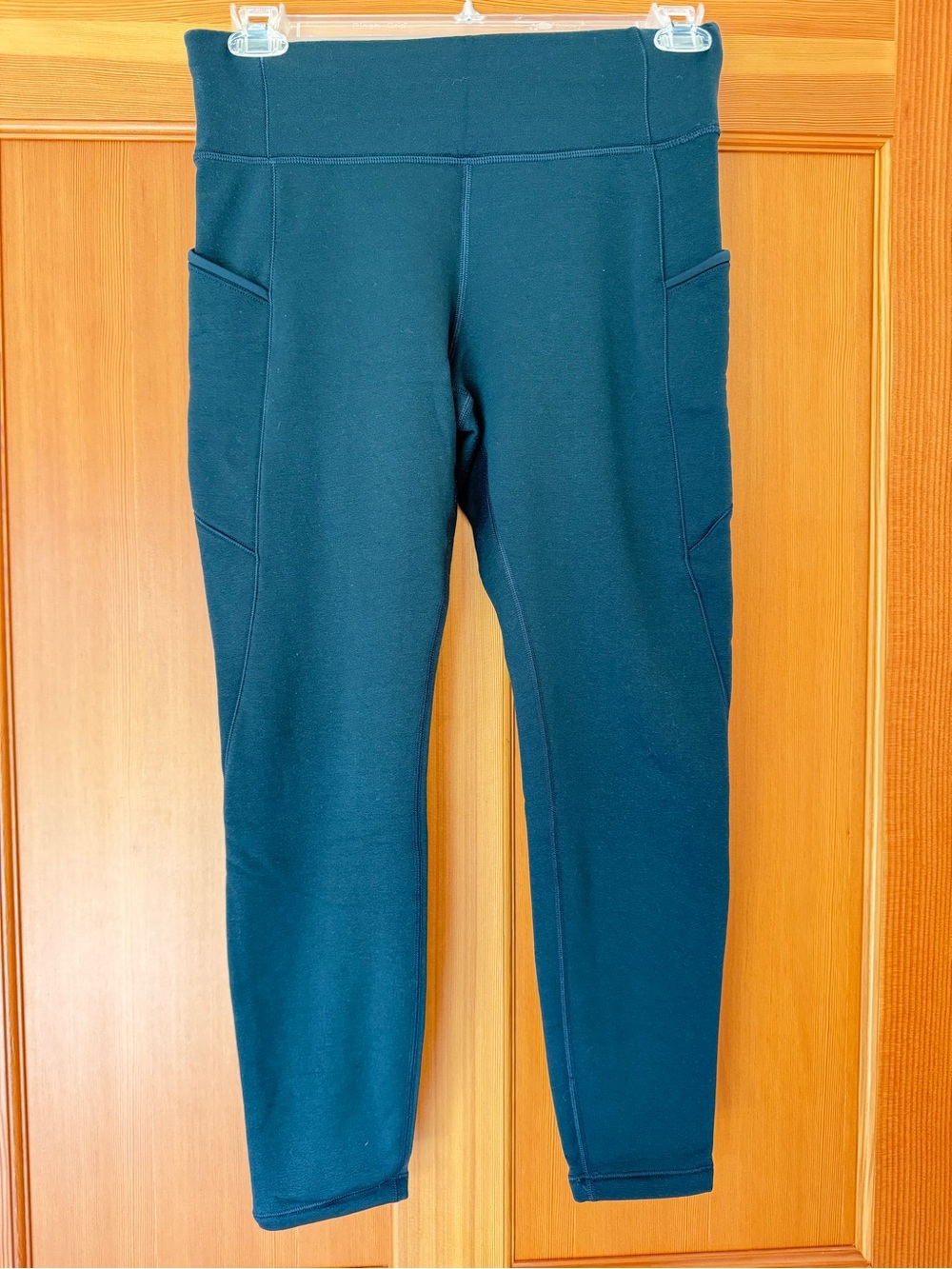 Athleta Altitude Edge Stash Tights size Medium Dark Teal